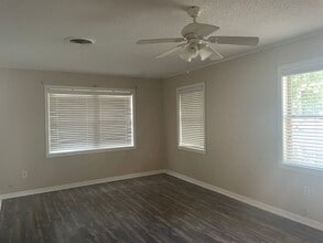 214 W Quitman Ave in Gladewater, TX - Building Photo - Building Photo