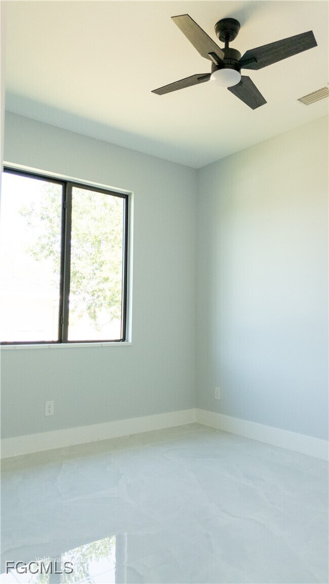 2404-2406 Crawford Ave N