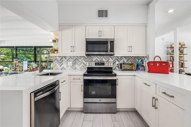 property at 1965 Alamanda Dr