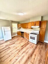 38 Brown St, Unit 38 in Waltham, MA - Building Photo - Building Photo