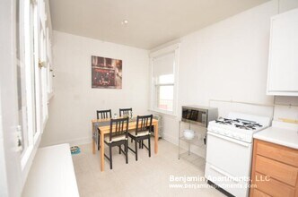 1626 Commonwealth Ave, Unit 28 in Boston, MA - Building Photo - Building Photo