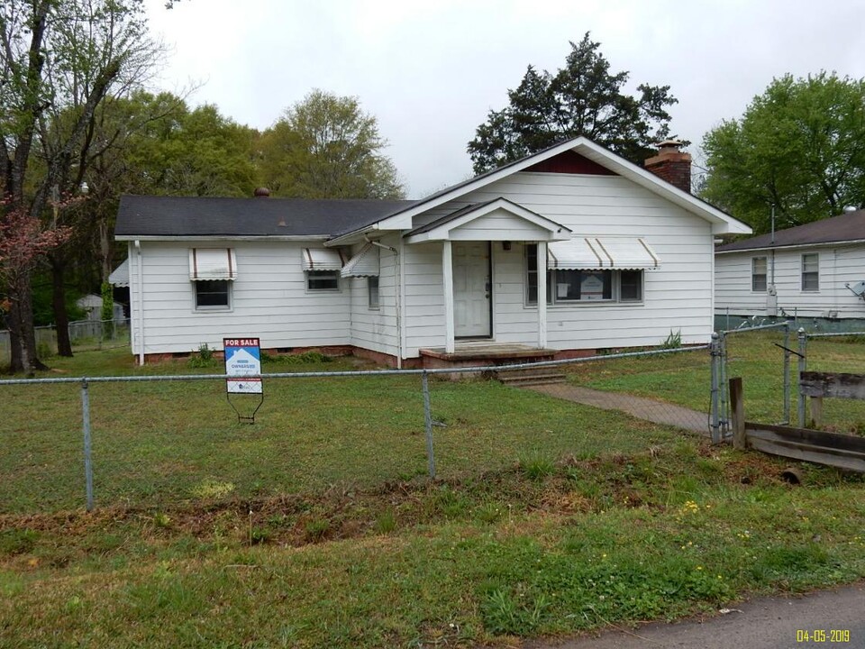 618 Ledford St in Weaver, AL - Building Photo