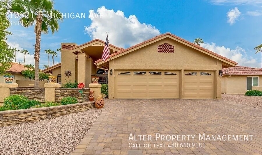 10321 E Michigan Ave in Sun Lakes, AZ - Foto de edificio