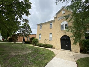 The Church Street Apartments in Crystal Lake, IL - Building Photo - Building Photo