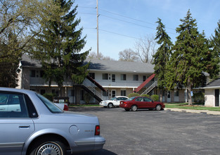 Whitehall South Apartments in Sylvania, OH - Foto de edificio - Building Photo