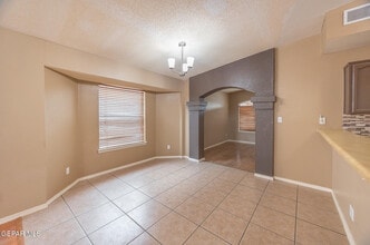 449 Valle Calido Dr in Socorro, TX - Building Photo - Building Photo