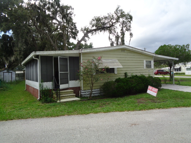 901 Jennifer St in Wildwood, FL - Building Photo