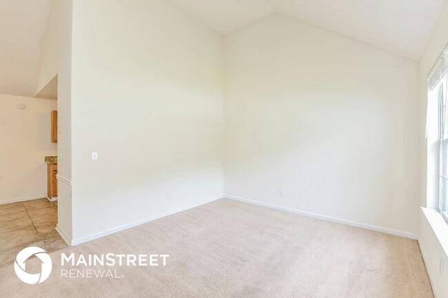 3552 6 Oaks Ct in Decatur, GA - Building Photo - Building Photo