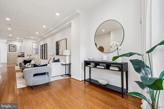 13 R St NE in Washington, DC - Building Photo - Building Photo