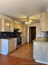 1044 E 145th Pl, Unit 2113 in Glenpool, OK - Building Photo - Building Photo