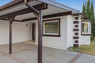 5137 Chimineas Ave in Los Angeles, CA - Building Photo - Building Photo