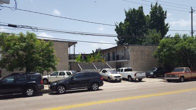 Dunwest Terrace Apartments in Houston, TX - Building Photo - Building Photo