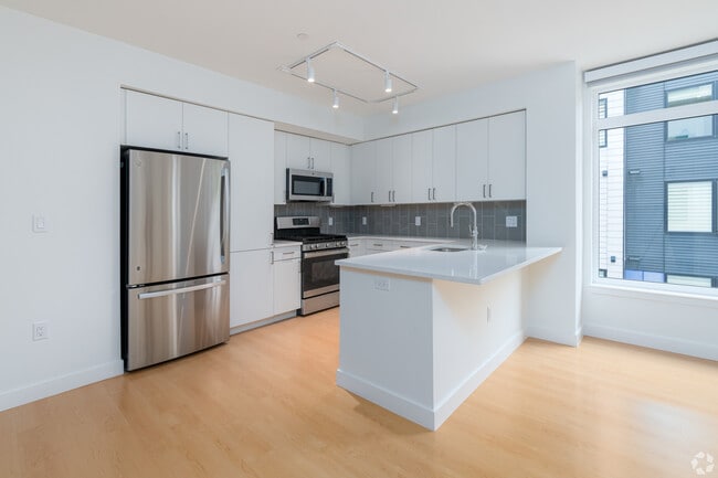 601 Concord Ave, Unit 2