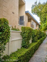 918 7th St in Santa Monica, CA - Foto de edificio - Building Photo