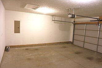 3900 Bronson Ln in Evansville, IN - Foto de edificio - Building Photo