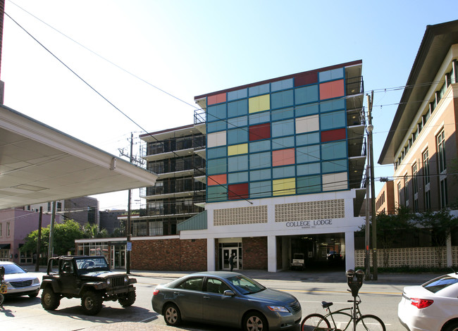 College Lodge in Charleston, SC - Building Photo - Building Photo