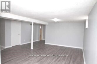 245 Axminster Dr in Richmond Hill, ON - Building Photo - Building Photo