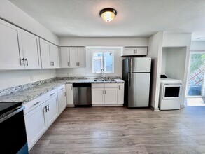 1006 Bowe Pl in Norfolk, VA - Building Photo - Building Photo