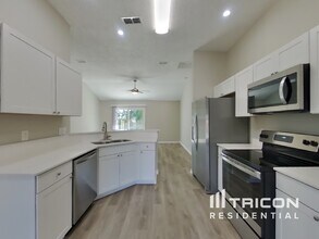 9282 Thunderbolt Dr in Jacksonville, FL - Building Photo - Building Photo