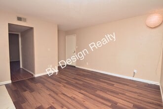 1620 N Wilmot Rd in Tucson, AZ - Foto de edificio - Building Photo