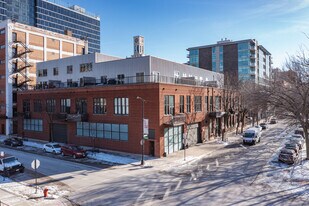 203 S Sangamon St in Chicago, IL - Building Photo