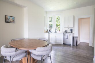 2325 5th Ave, Unit 2 in Pittsburgh, PA - Building Photo - Building Photo