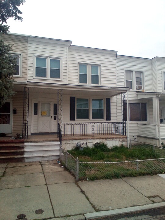 1105 Green St in Marcus Hook, PA - Building Photo