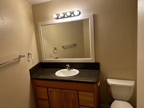 6031 Northcrest Cir, Unit Unit#4 in Carmichael, CA - Building Photo - Building Photo