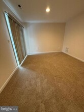 2340 Silver Fox Way in Locust Grove, VA - Foto de edificio - Building Photo