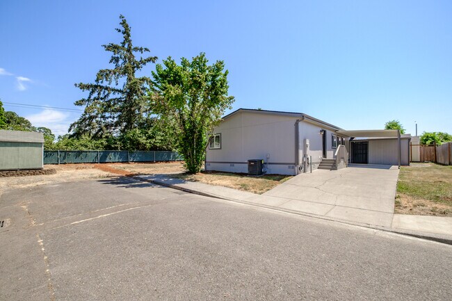 property at 5294 Palm Ct SE