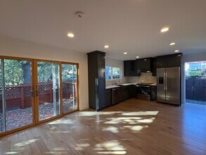 14400 Springer Ave in Saratoga, CA - Building Photo - Building Photo