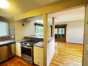 6 Lincoln St in Hopkinton, MA - Building Photo - Building Photo