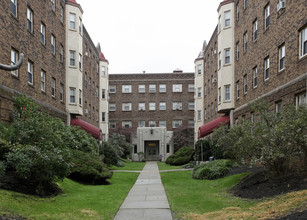 Wallingford Apartments in Philadelphia, PA - Building Photo - Building Photo