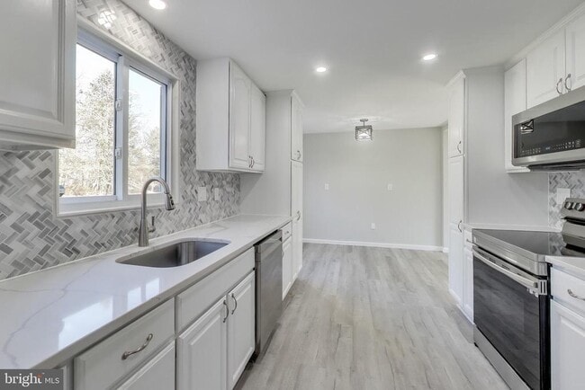 property at 18948 Quail Valley Blvd