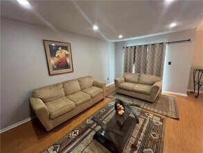 318 Lake Marina Ave, Unit 305 in New Orleans, LA - Building Photo - Building Photo