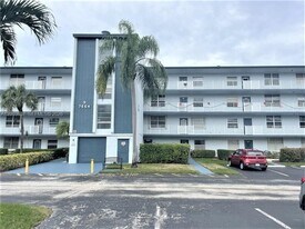 7664 NW 18th St in Margate, FL - Building Photo
