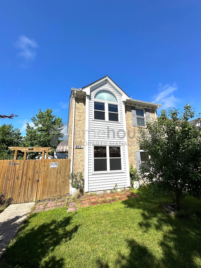 property at 400 Greenview Dr