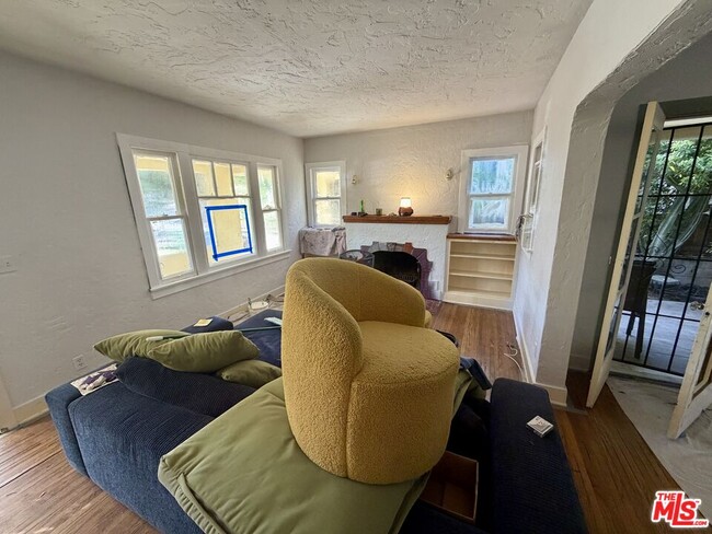 14119 Erwin St in Los Angeles, CA - Building Photo - Building Photo