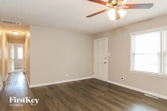 4305 Sunnyside Dr in Greensboro, NC - Building Photo - Building Photo