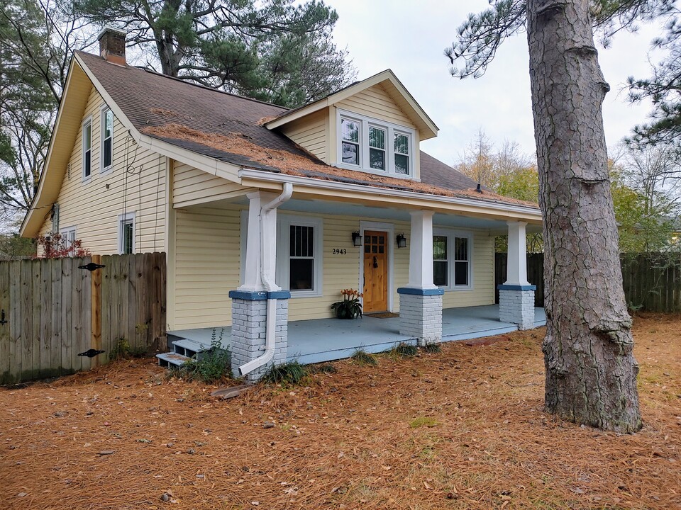 2943 Chapel Hill Rd in Durham, NC - Building Photo