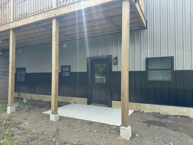 663 Titus Hill Rd in Colebrook, NH - Building Photo - Building Photo