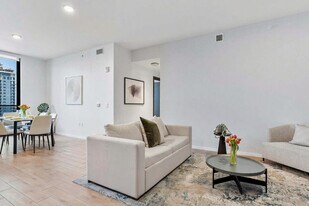 398 NE 5th St in Miami, FL - Building Photo