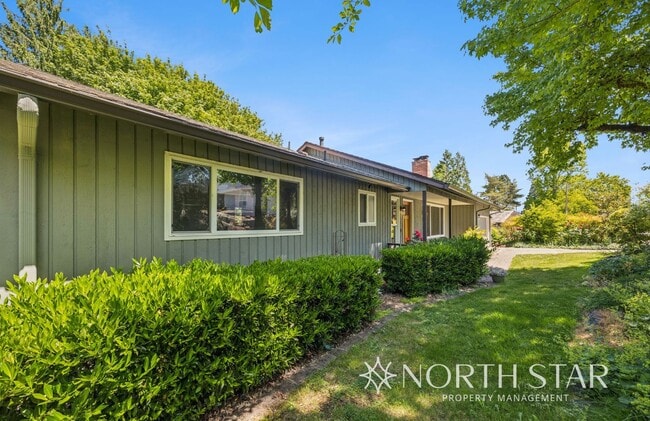 731 Briercliff Ln in Lake Oswego, OR - Building Photo - Building Photo