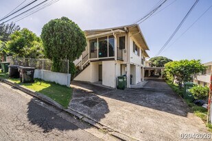 1835 Akone Pl in Honolulu, HI - Building Photo