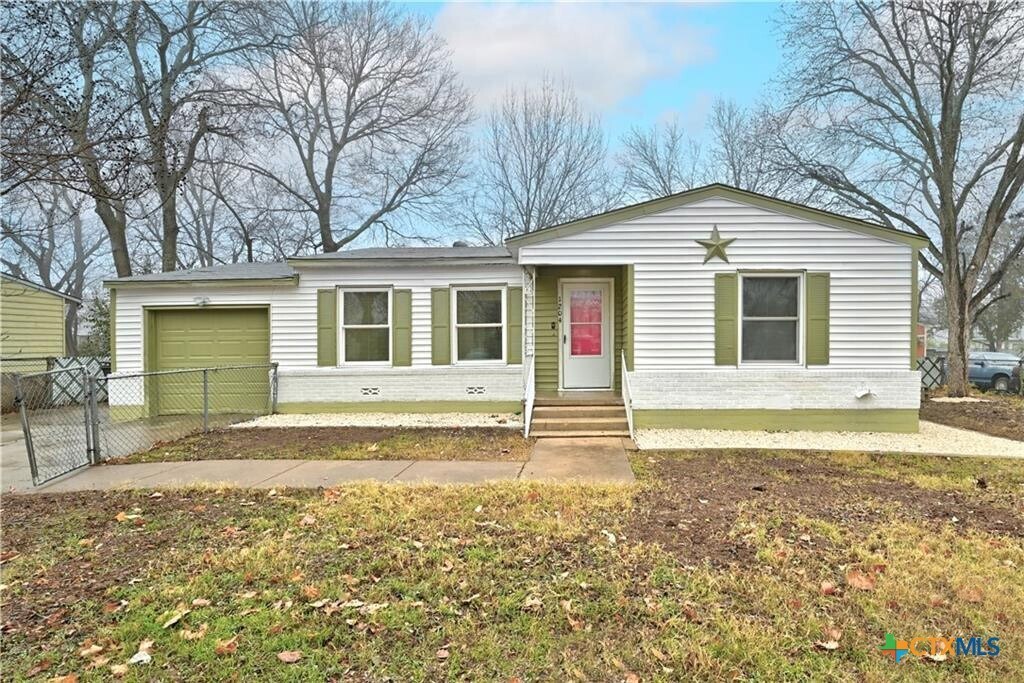 1204 Toliver St in Killeen, TX - Foto de edificio