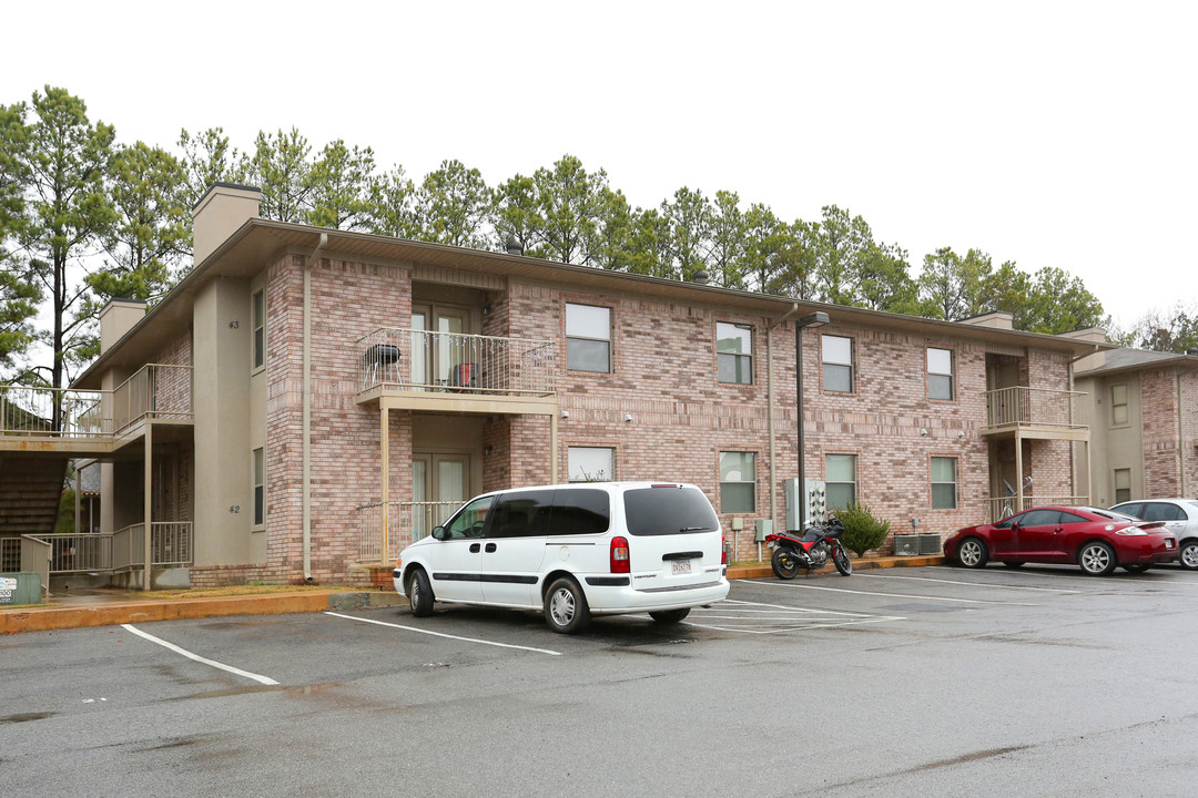 Cardinal Manor in Cabot, AR - Building Photo