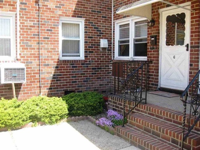 1400 70th St-Unit -#6 in North Bergen, NJ - Building Photo - Building Photo