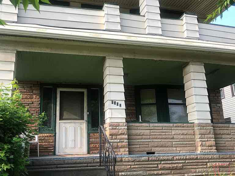 4502 McGregor Ave in Newburgh Heights, OH - Building Photo