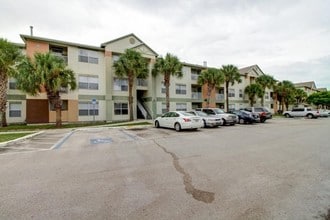 Royal Poinciana in West Palm Beach, FL - Foto de edificio - Building Photo