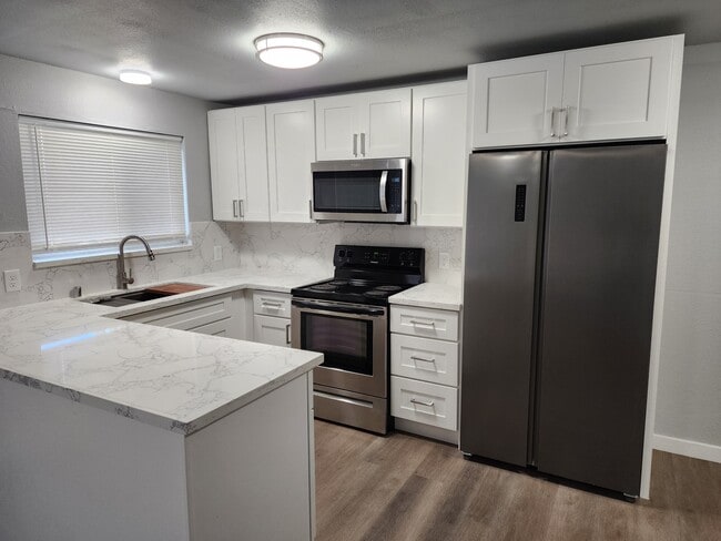 819 E 2nd St, Unit 4